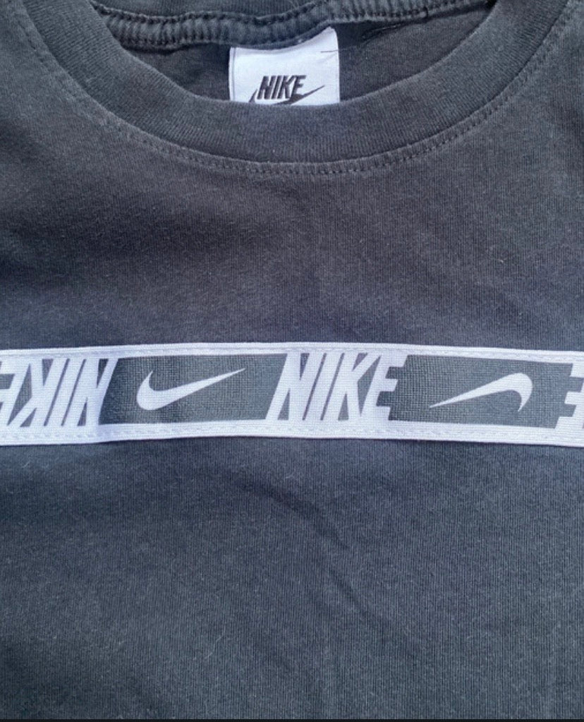 NIKE Boys Black T-shirt Age 10-12