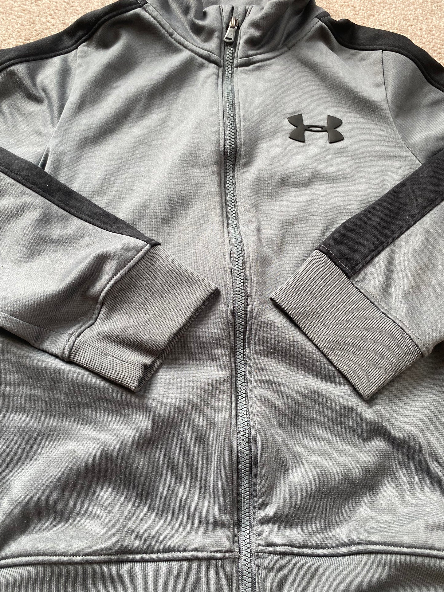 Under Armour Boys Grey and Black Tracksuit Age 8-10