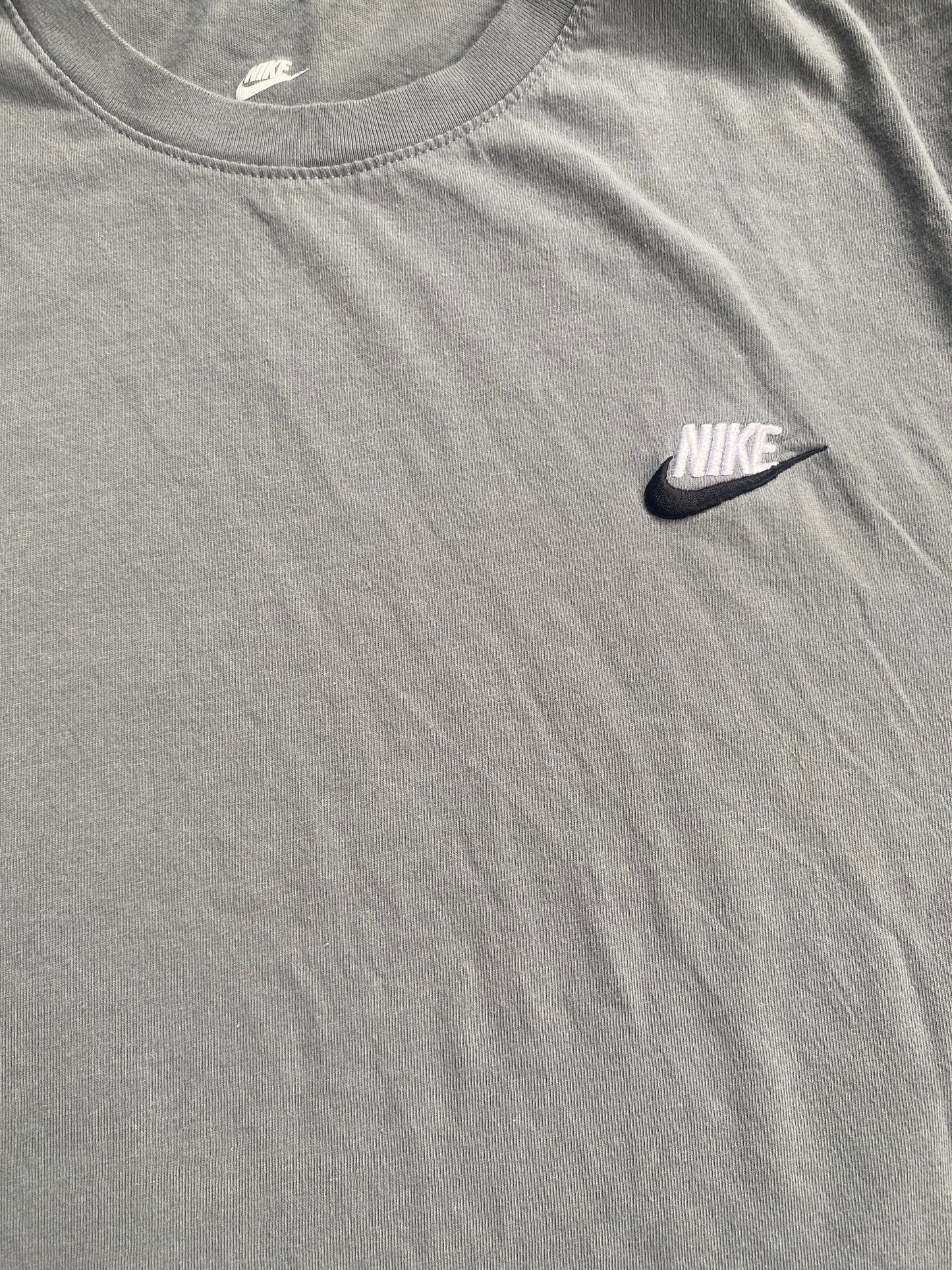 NIKE Mens Grey T-shirt Medium