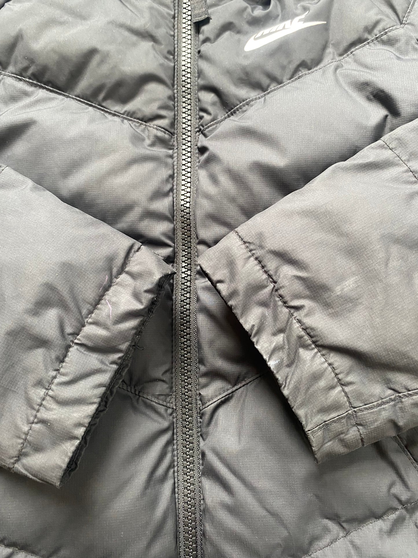 NIKE Unisex Black Puffer Jacket Age 8-10
