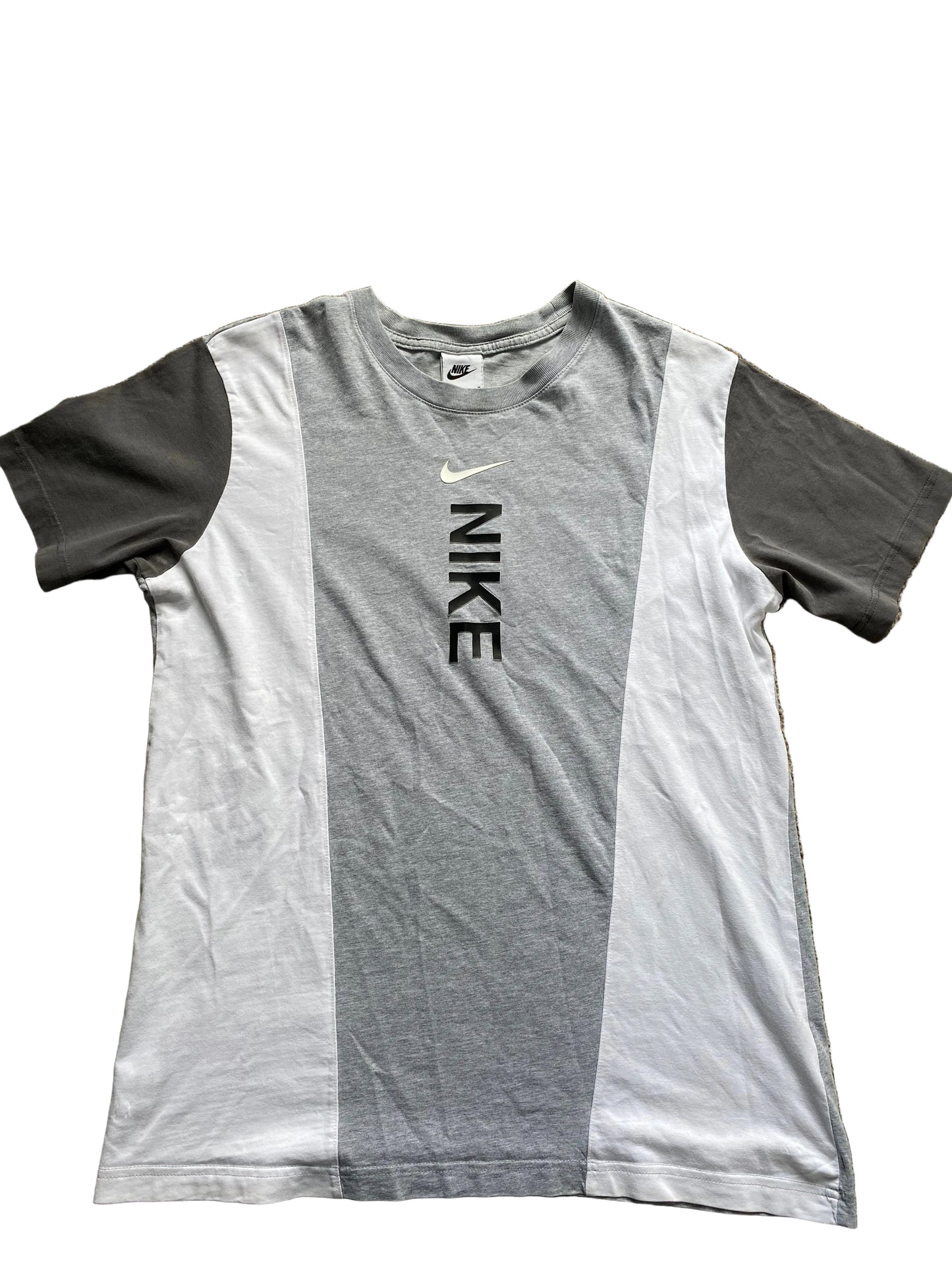 NIKE Mens Grey and White T-shirt Medium