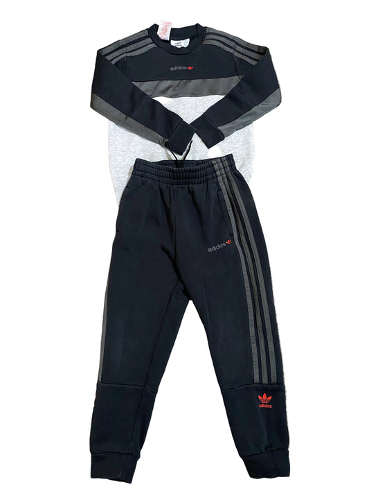ADIDAS Boys Black and Grey Tracksuit Age 6-7