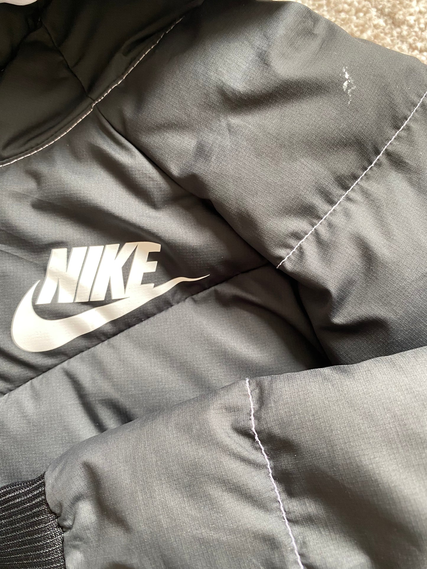 NIKE Girls Cropped Puffer Jacket Black Age 7-8