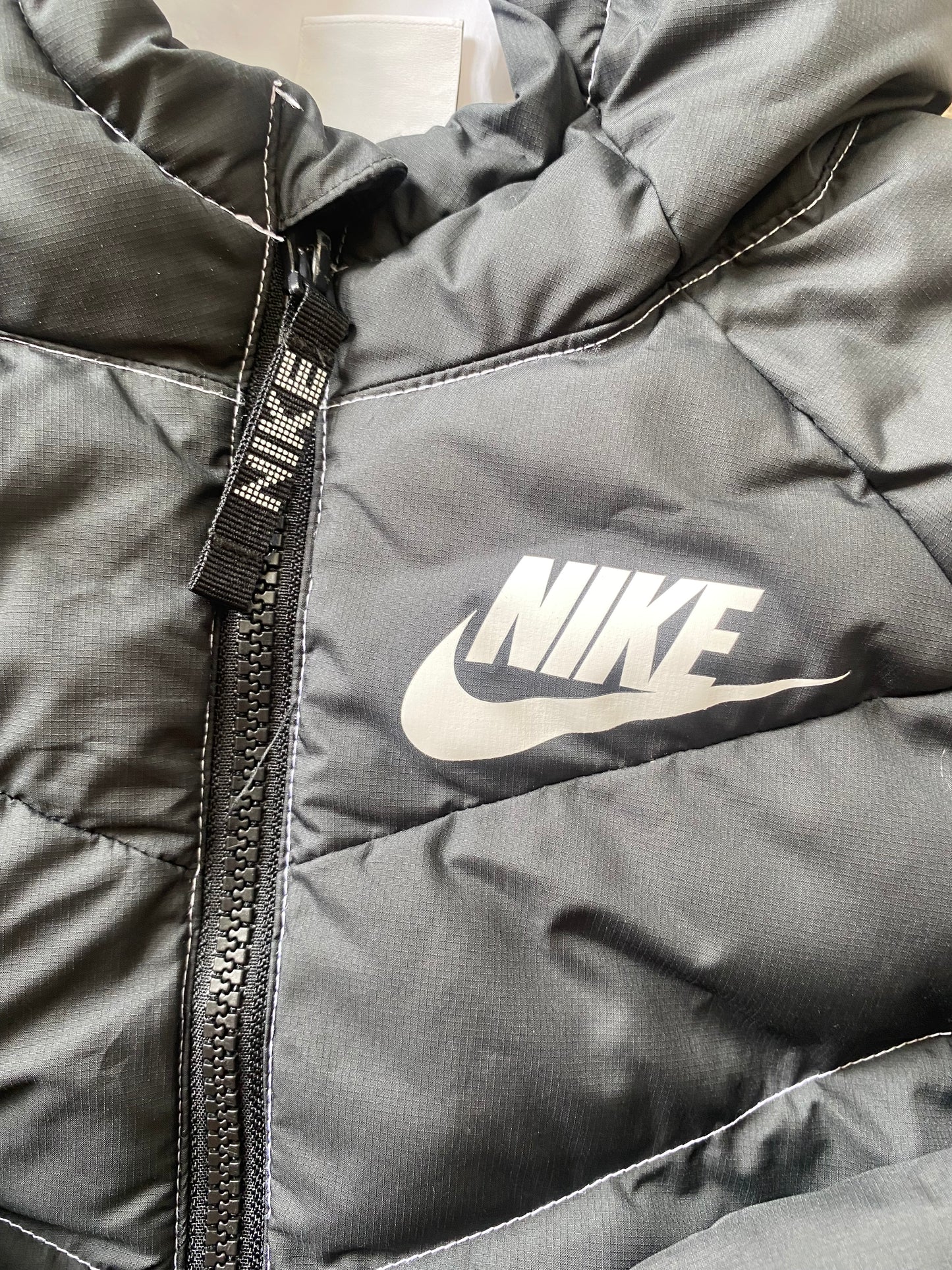 NIKE Girls Cropped Puffer Jacket Black Age 7-8