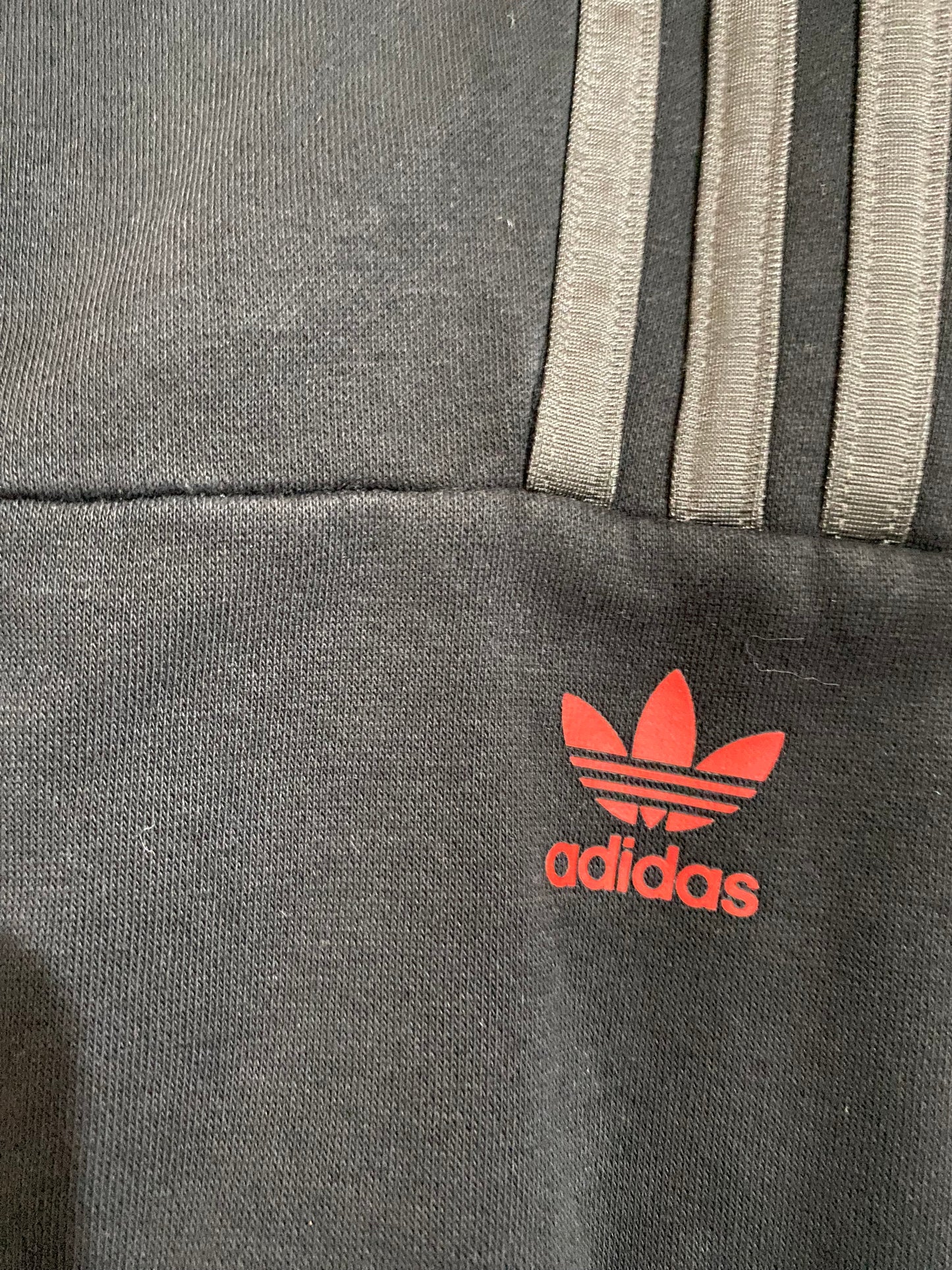 ADIDAS Boys Black and Grey Tracksuit Age 6-7