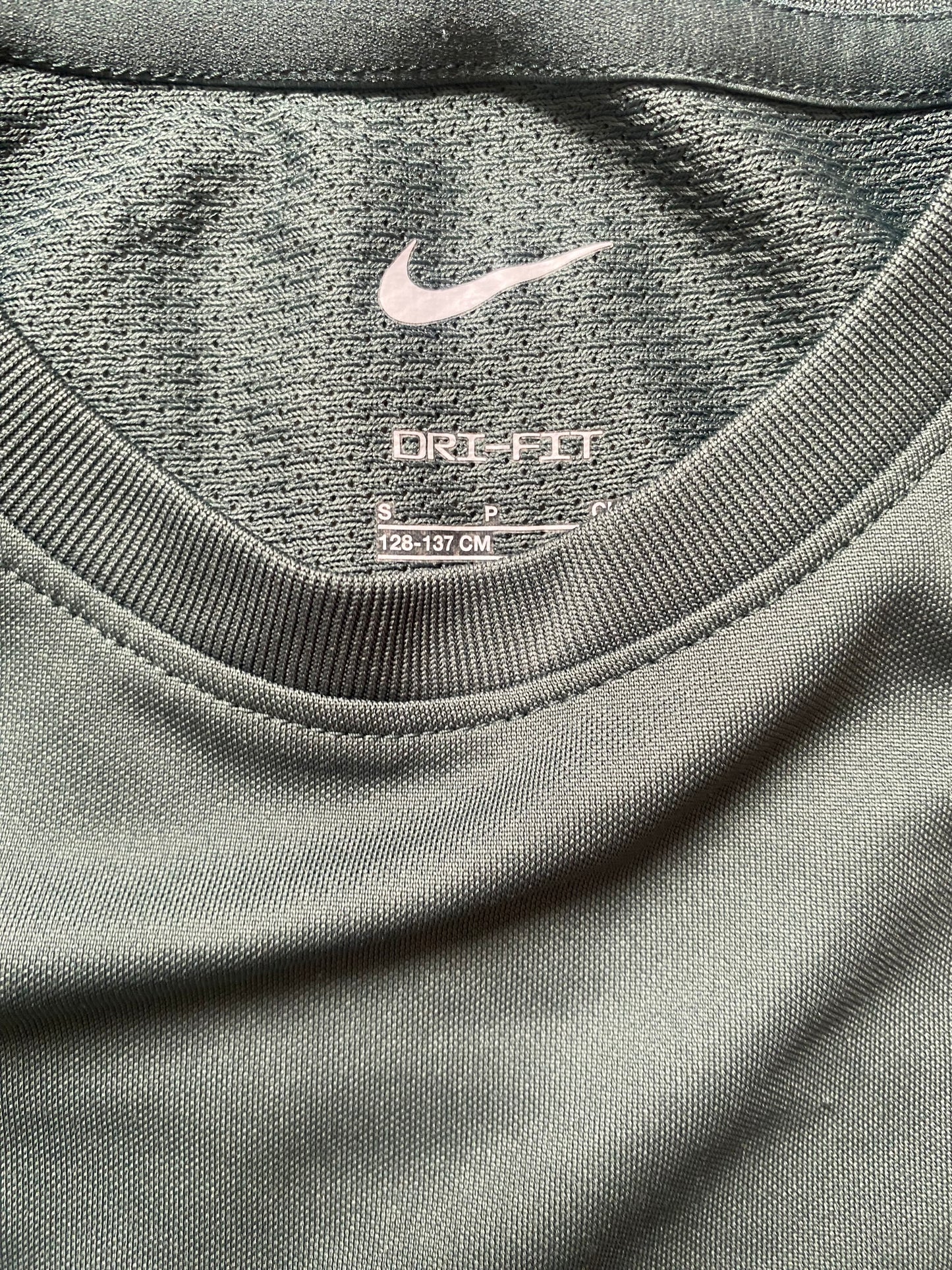 NIKE Dri Fit Boys Dark Green Activewear T-shirt Age 8-10