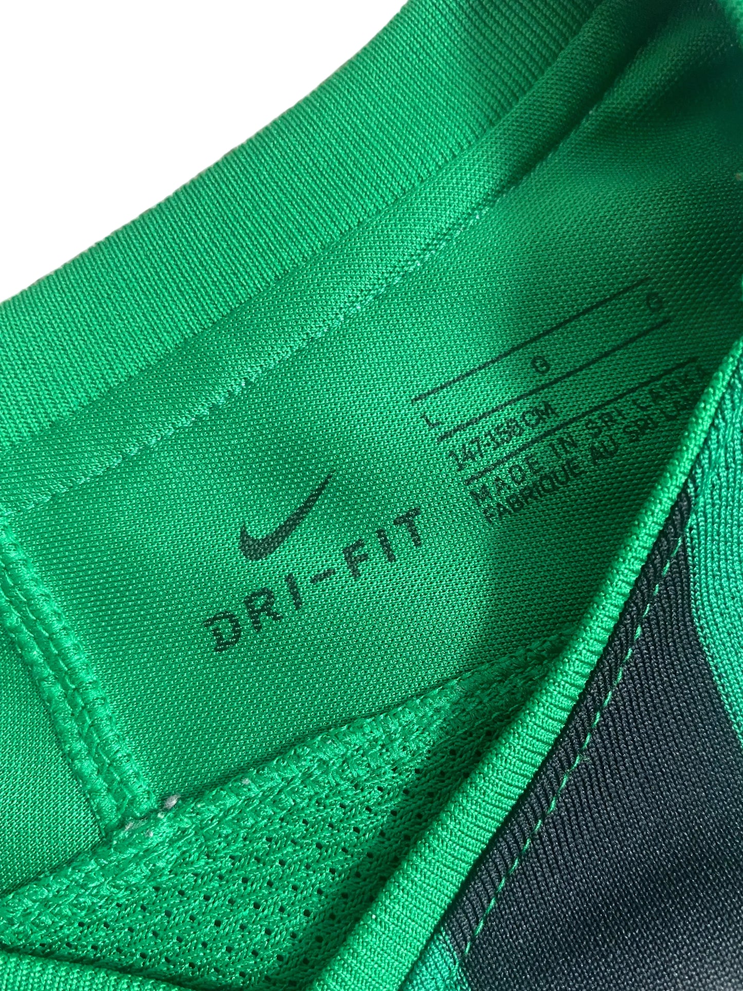 NIKE Dri Fit Boys Long Sleeved Green Top Age 12-13